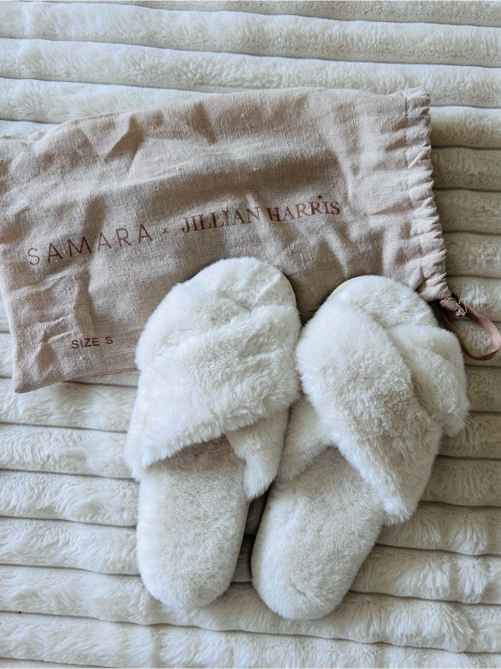 Samara x Jillian Harris
Fuzzy Slippers